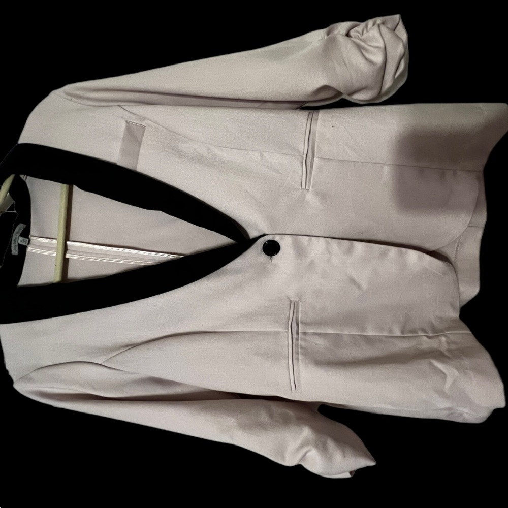 Blazer- light pink/nude with black collar